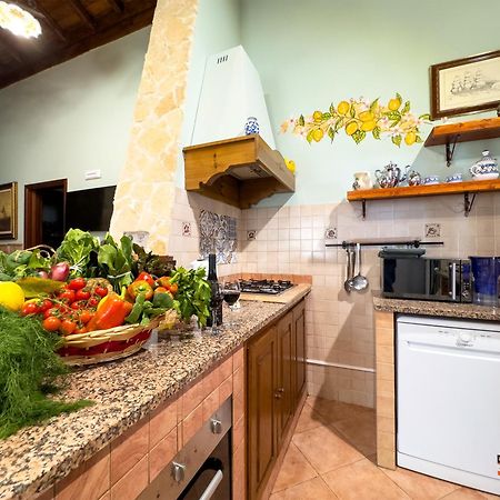 Villa Del Gelso Chalet Nel Parco Delletna Mascali Eksteriør bilde
