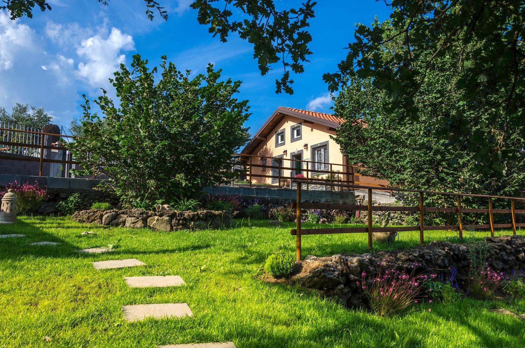 Villa Del Gelso Chalet Nel Parco Delletna Mascali Eksteriør bilde